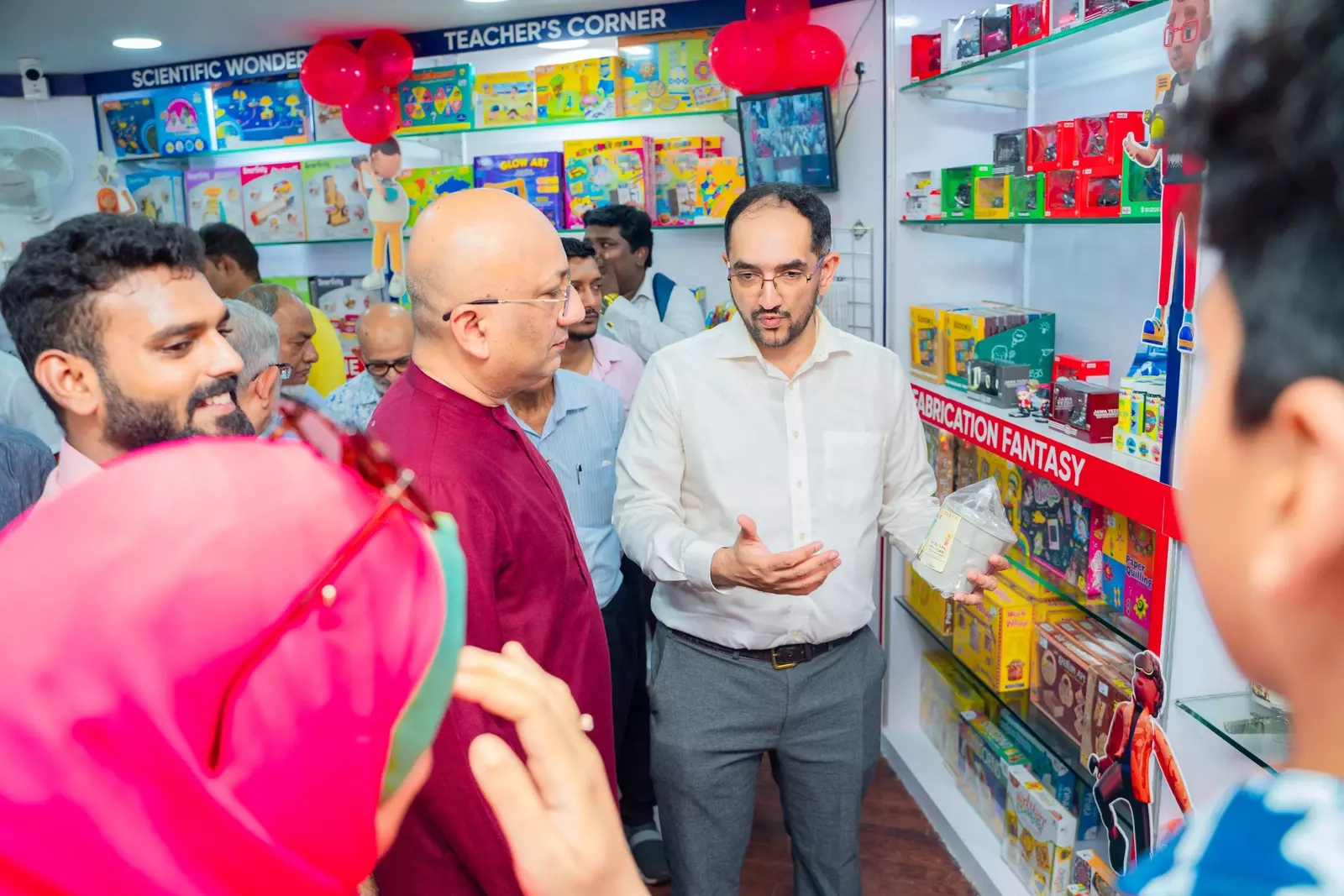 Hands on science kits and best educational toys for kids in Chennai store